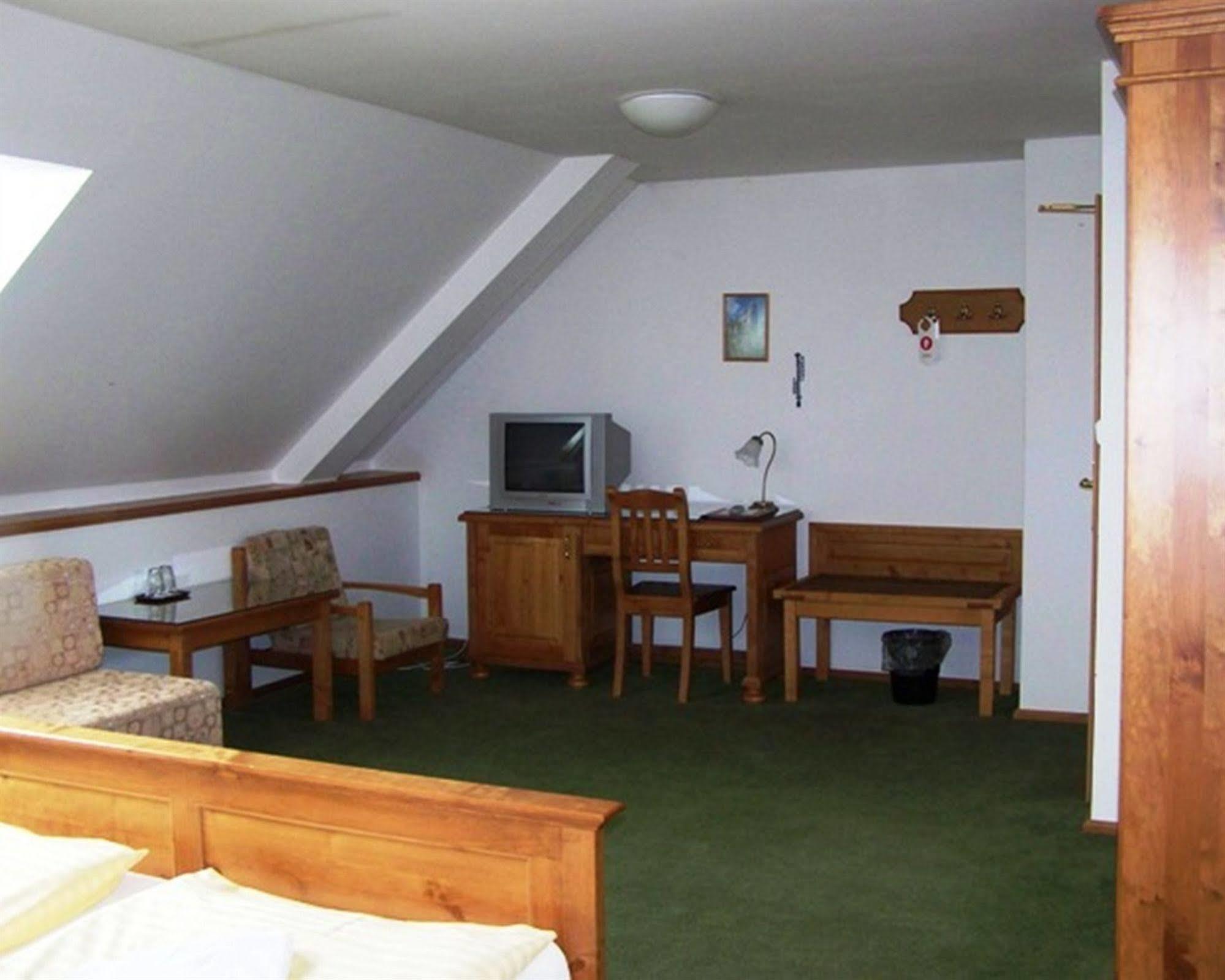 Hotel Pariz Jičín Esterno foto