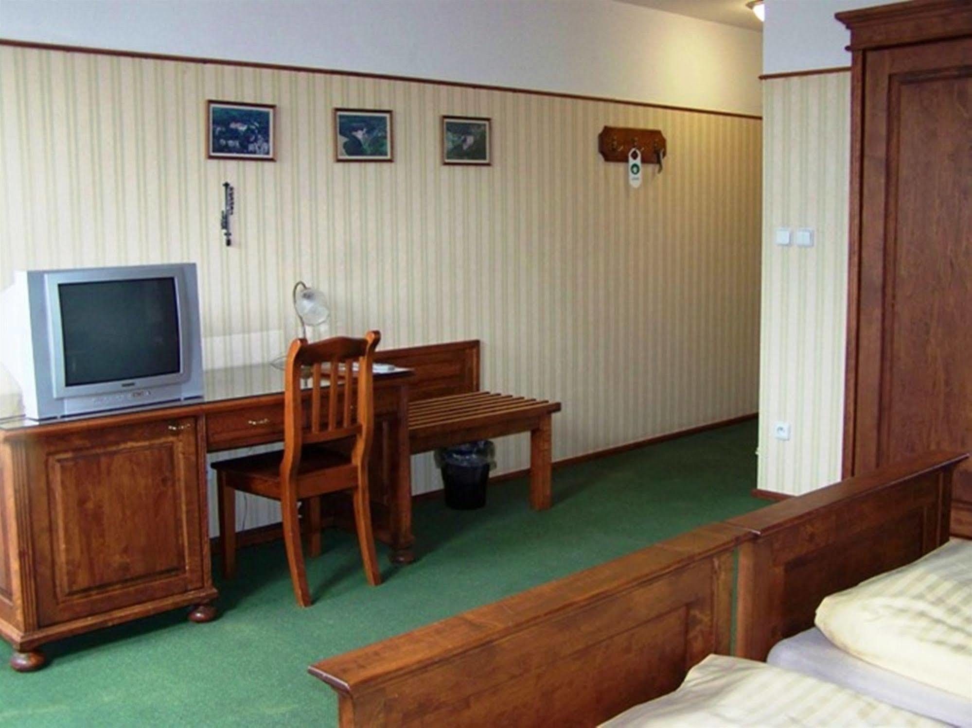 Hotel Pariz Jičín Esterno foto