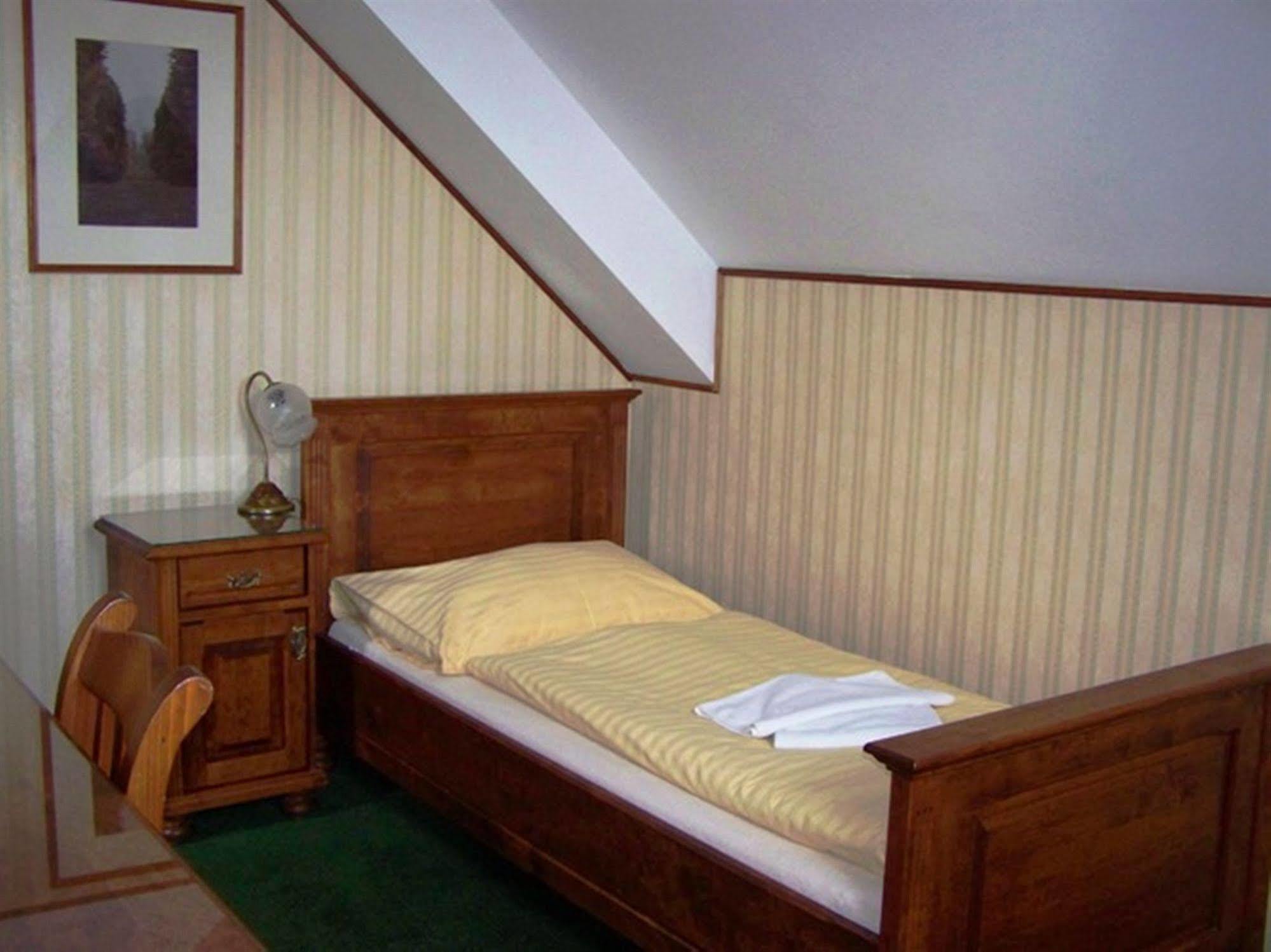 Hotel Pariz Jičín Esterno foto