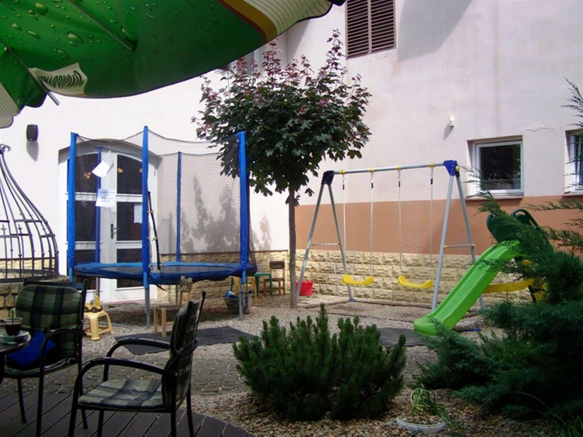 Hotel Pariz Jičín Esterno foto